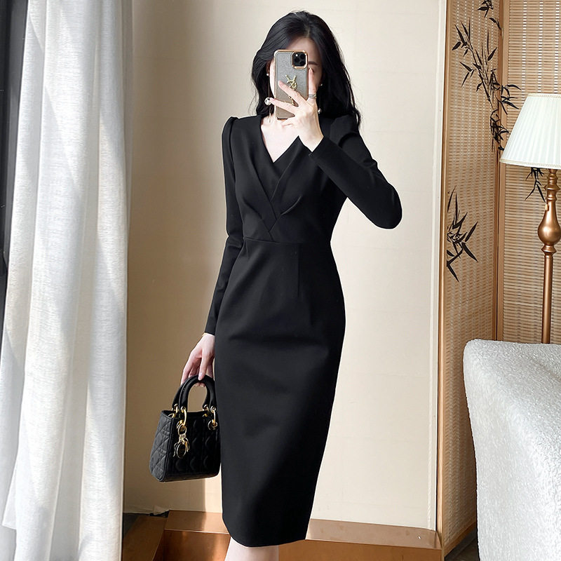 气质通勤长袖收腰包臀褶皱v领连衣裙女修身小个子秋季新款御姐风