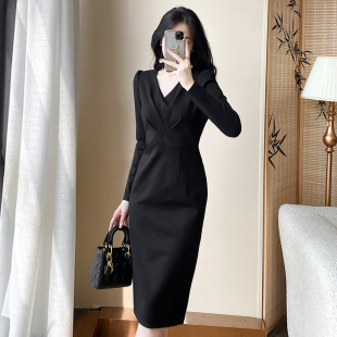 气质通勤长袖收腰包臀褶皱v领连衣裙女修身小个子秋季新款御姐风