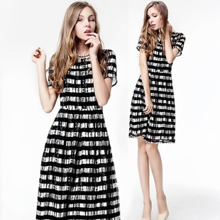 印花大码 欧美条纹雪纺收腰连衣裙子中长款 夏季 女装 欧货潮 2026新款