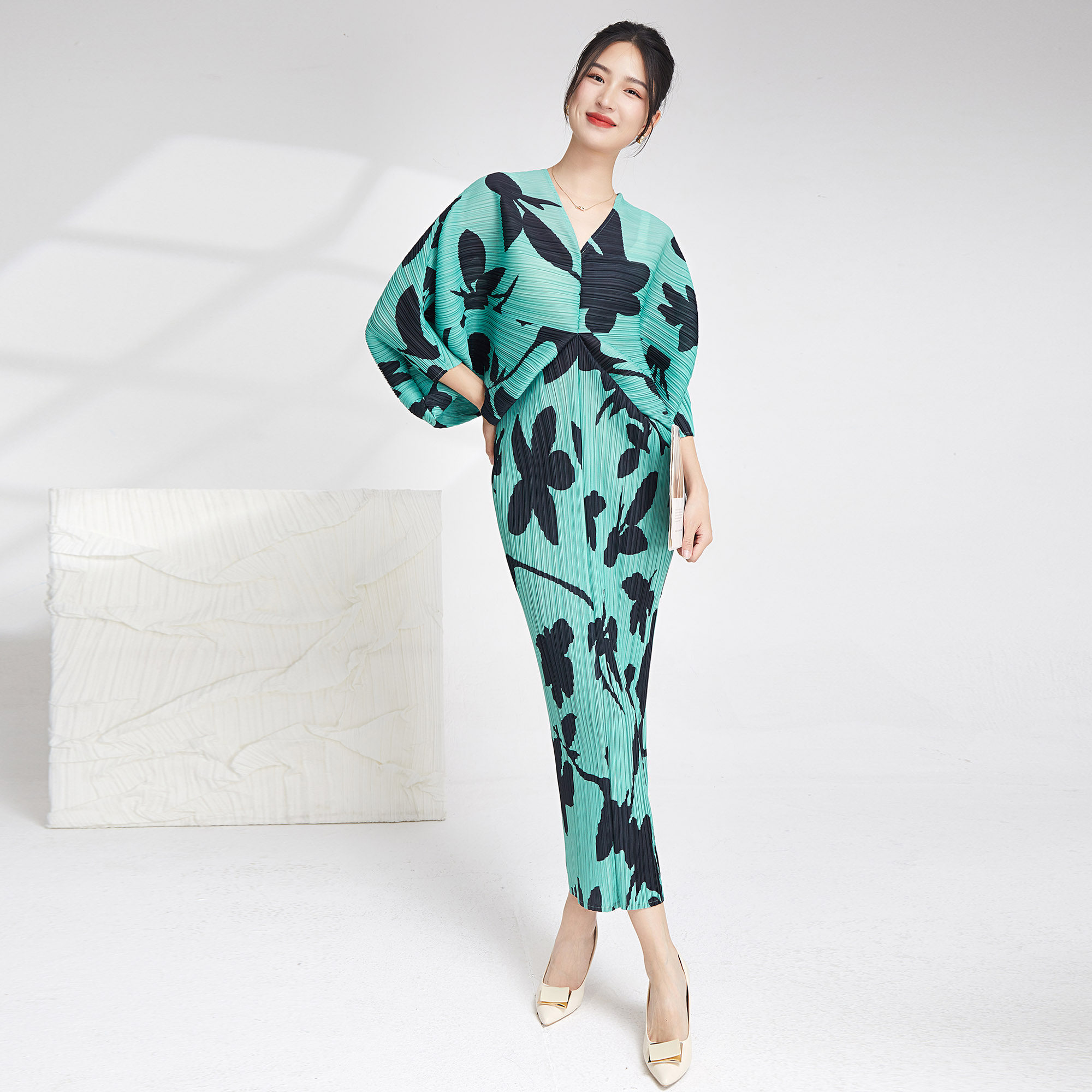 PY褶皱蝙蝠袖连衣裙女2024年春季新款日系风印花收腰显瘦包臀长裙