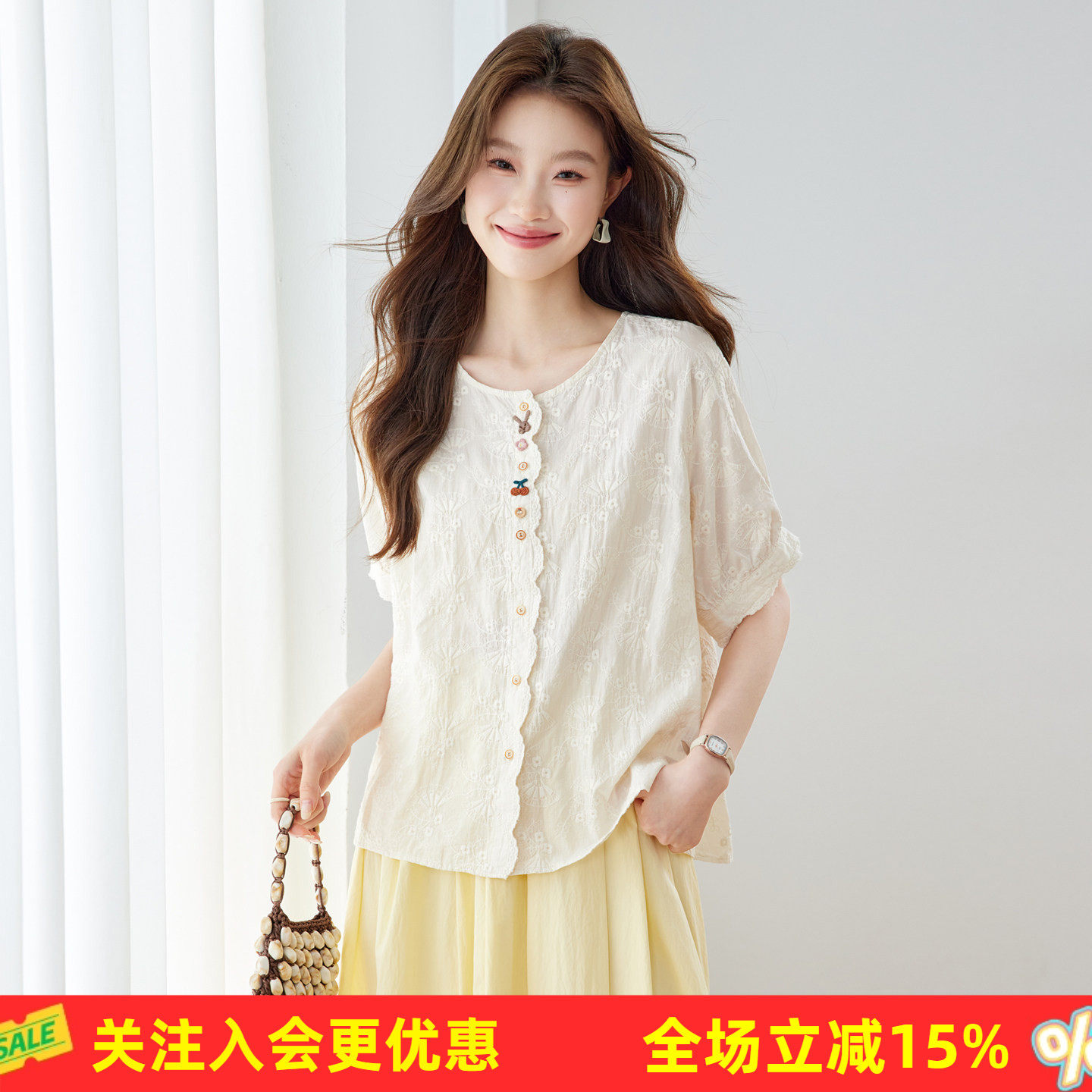 金菊夏季新款刺绣蕾丝短袖宽松遮肉显瘦减龄森系彩扣女式衬衫