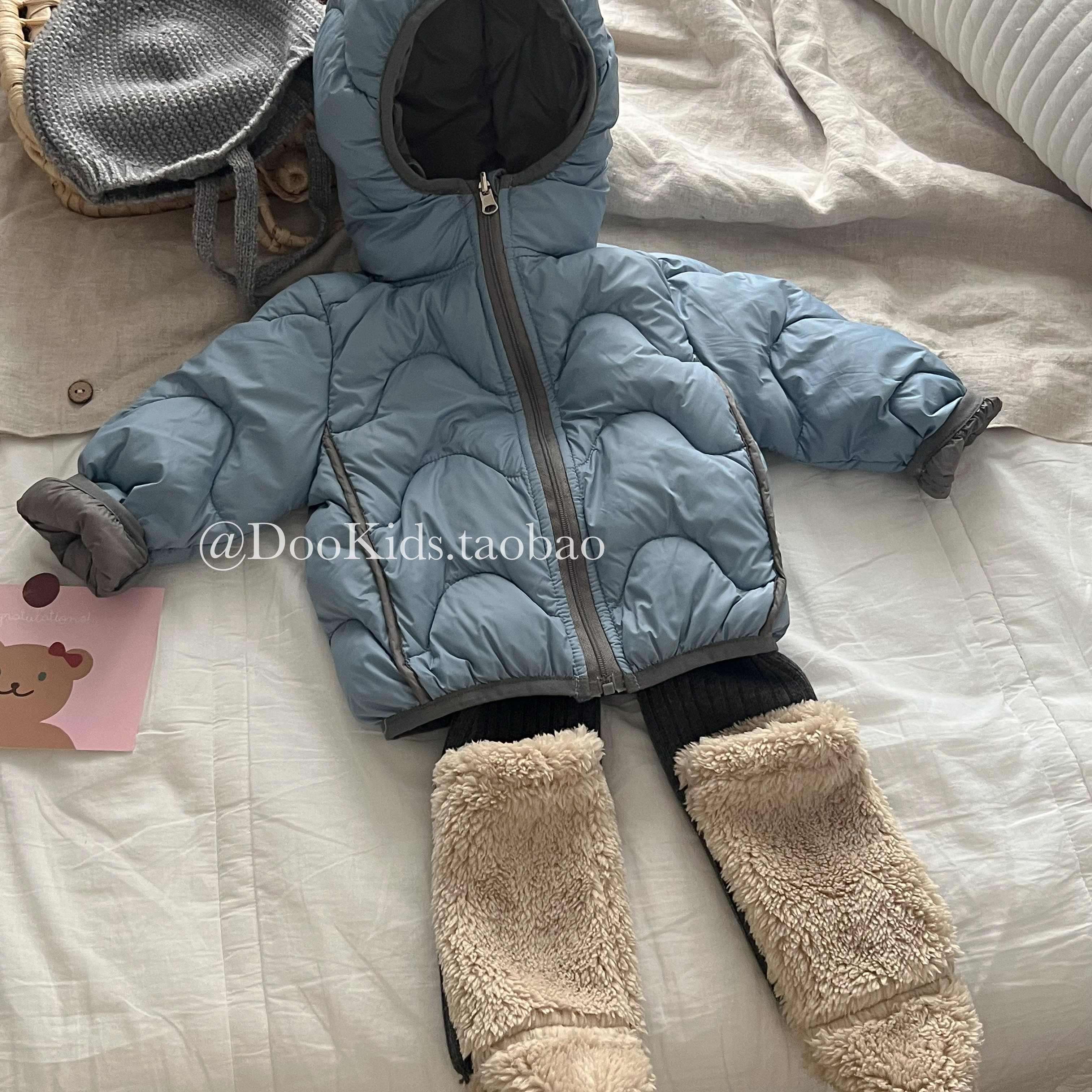 ins婴儿冬季羽绒服轻薄90白鸭绒连帽男宝宝保暖儿童外出防风外套