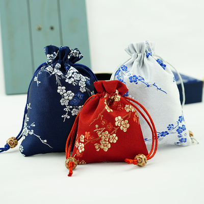 刺绣图案香囊梅花袋布袋