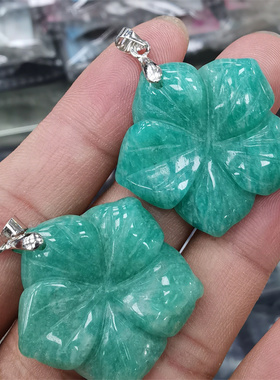 天然天河石雕刻五瓣花吊坠绿色玉石挂件高级感轻奢软糖美学项坠