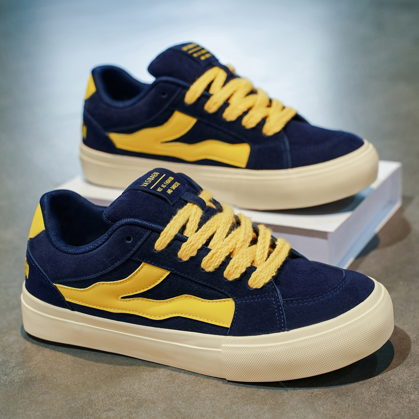 帆布男鞋冬季青少年韩版百搭休闲板鞋学生小众原创软底运动滑板鞋