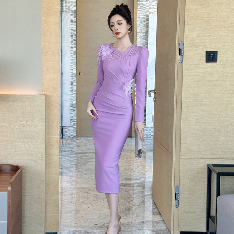 特别漂亮设计感紫色掐腰包臀裙冬