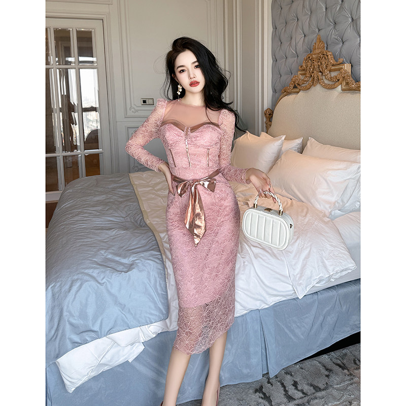 温柔风显瘦连衣裙秋冬长袖收腰高端气质洋气别致打底内搭蕾丝裙子