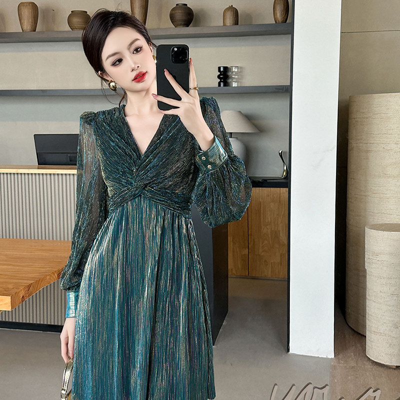 长袖交叉V领连衣裙收腰显瘦遮肉小个子韩版百褶泡泡袖短款a字短裙