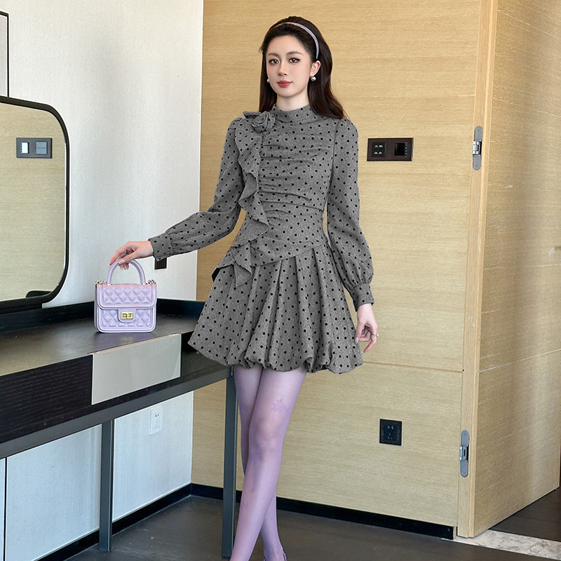 2026新款法式波点长袖花苞连衣裙气质掐腰显瘦高级感波点a字短裙