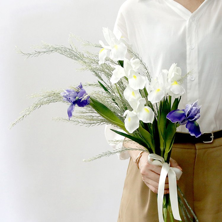 白紫色鸢尾手感仿真假花高档客厅电视柜摆件新娘结婚摄影手捧道具
