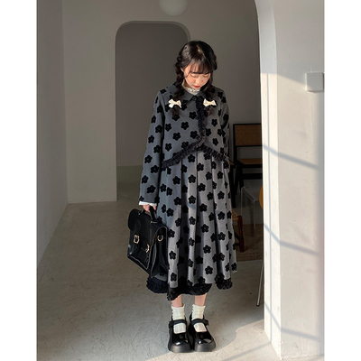 绒感印花满印黑小花套装