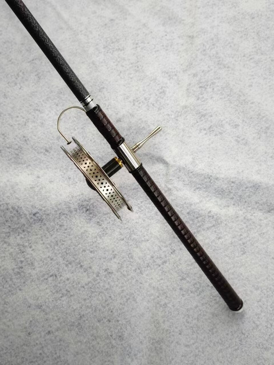 2024 신제품 터닝 스트림 낚싯대 3.9 미터 짧은 탄소 낚싯대 초경량 단단하고 느낌이 좋습니다