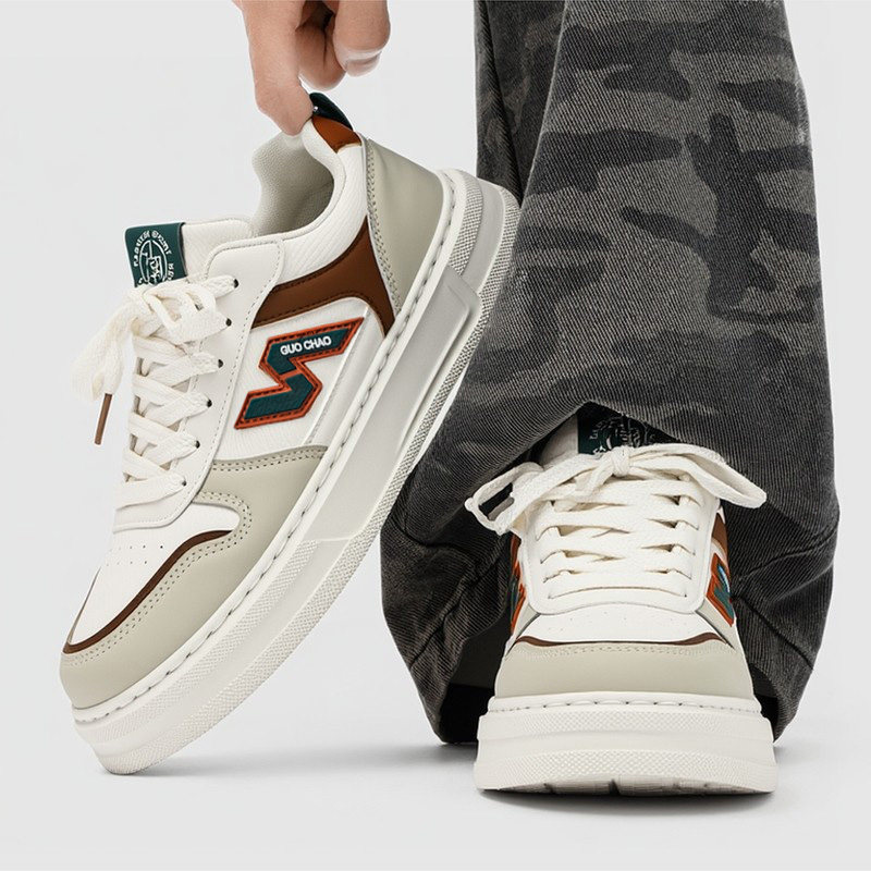 面包男鞋春季百搭休闲板鞋学生真皮防水防滑运动厚底增高小白潮鞋