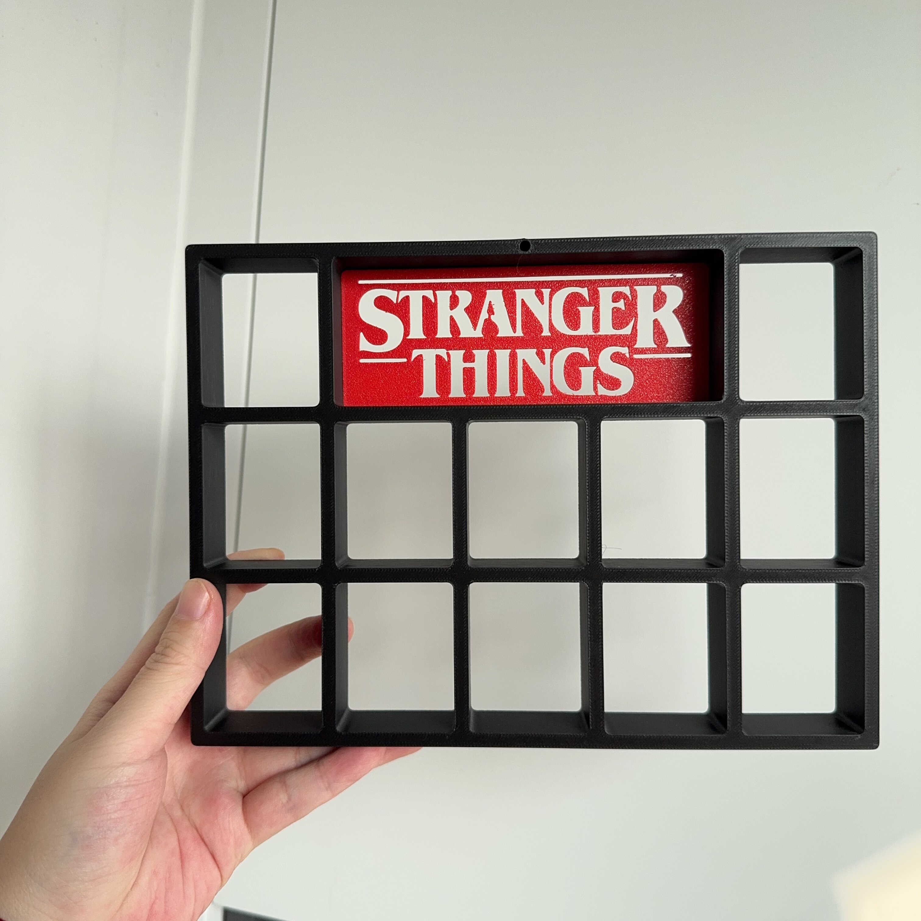 怪奇物语健达奇趣蛋展示架盲盒公仔展示柜