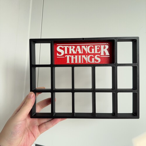 怪奇物语健达奇趣蛋展示架盲盒公仔展示柜