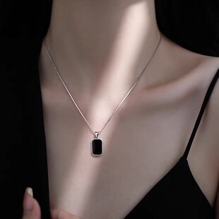 KLZ无事牌黑曜石纯银项链女2025新款小众简约方牌轻奢高级锁骨链