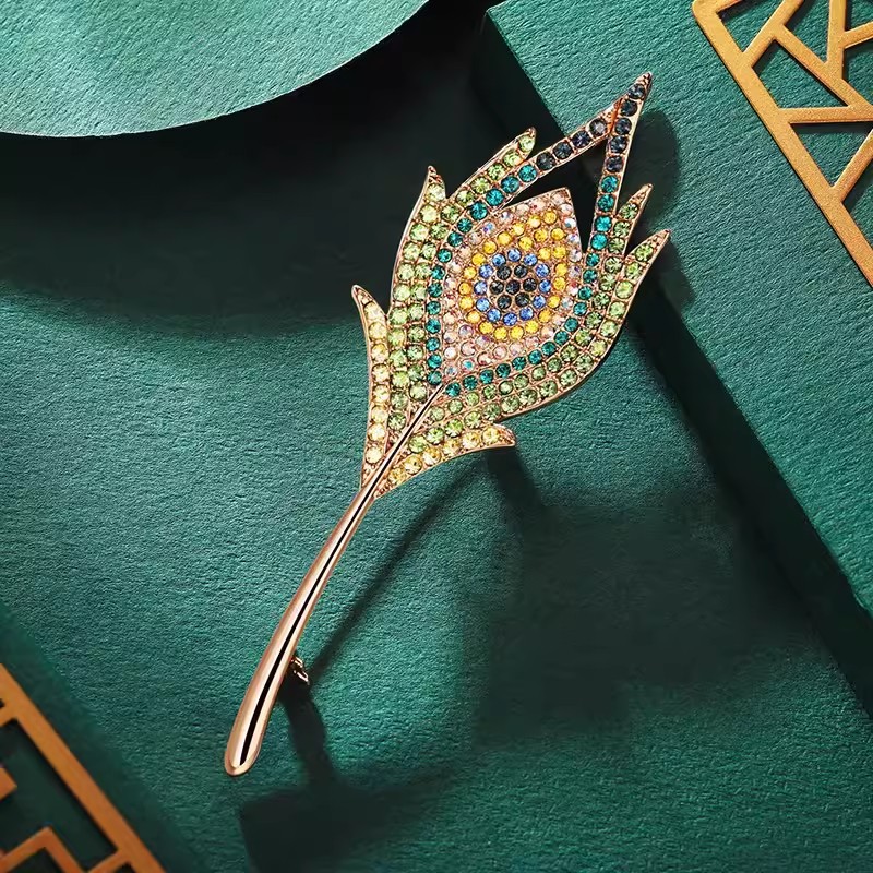 新款复古凤羽胸针高档女大气水钻羽毛胸花轻奢感别针西装配饰