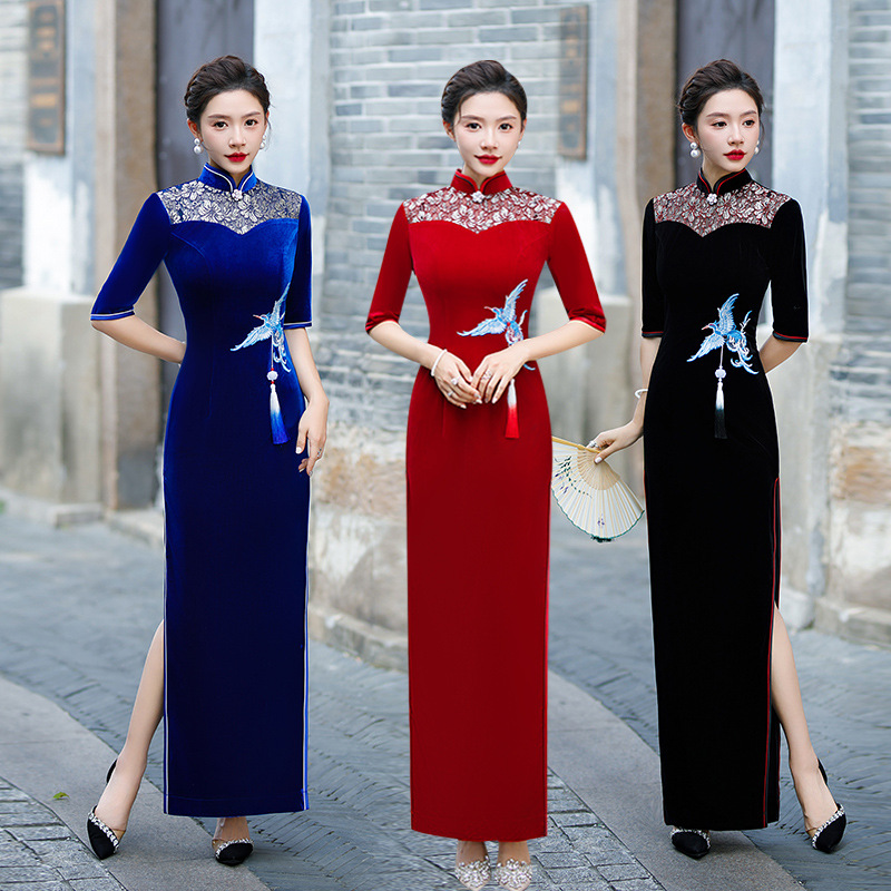 金丝绒旗袍2025新款高端走秀舞台表演大码复古改良演出服女秋冬款