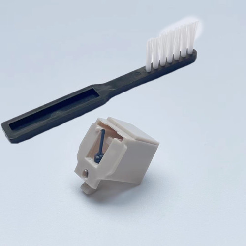 替代动磁铁三角ATN3600L AT-LP60唱盘的替代 1个唱针带白刷子