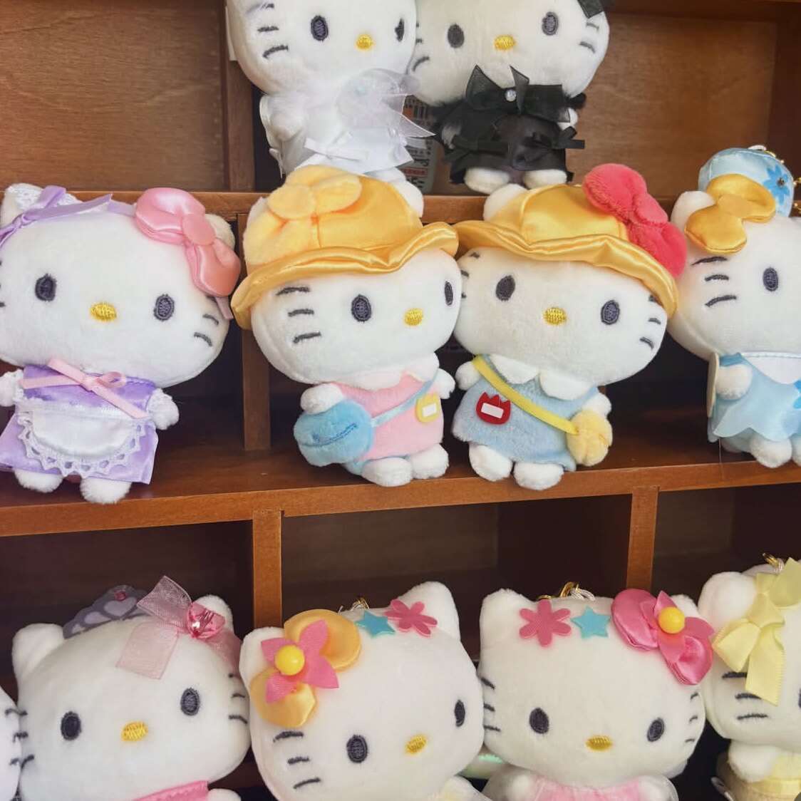 现货 日本CRUX三丽鸥kitty女仆幼儿园磁吸贴贴好朋友毛绒玩偶挂件