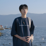 藏青色