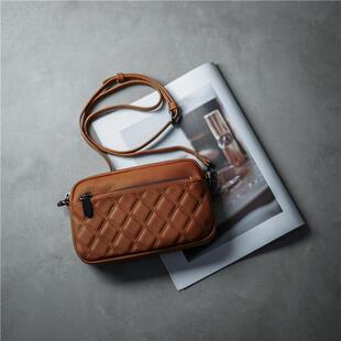 新款 高级感手拿包斜挎包单肩包妈妈包手机包 菱格纹真皮小包女时尚