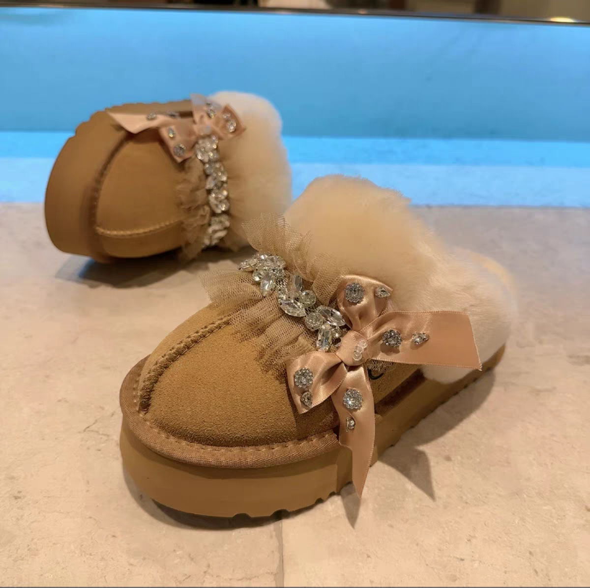 欧货2025冬季新款重工蝴蝶结水钻包头拖鞋磨砂真皮外穿毛毛鞋女,女鞋,时尚雪地靴,淘宝优惠券,粉丝福利购,淘宝优惠卷