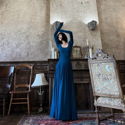 南法风情蓝色法式超长连衣裙