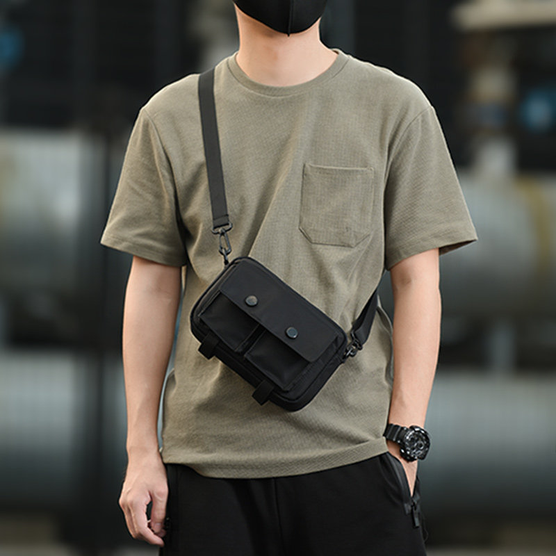 挎包男斜跨休闲斜挎包潮运动潮牌迷你斜肩包单肩小包个性街头包包