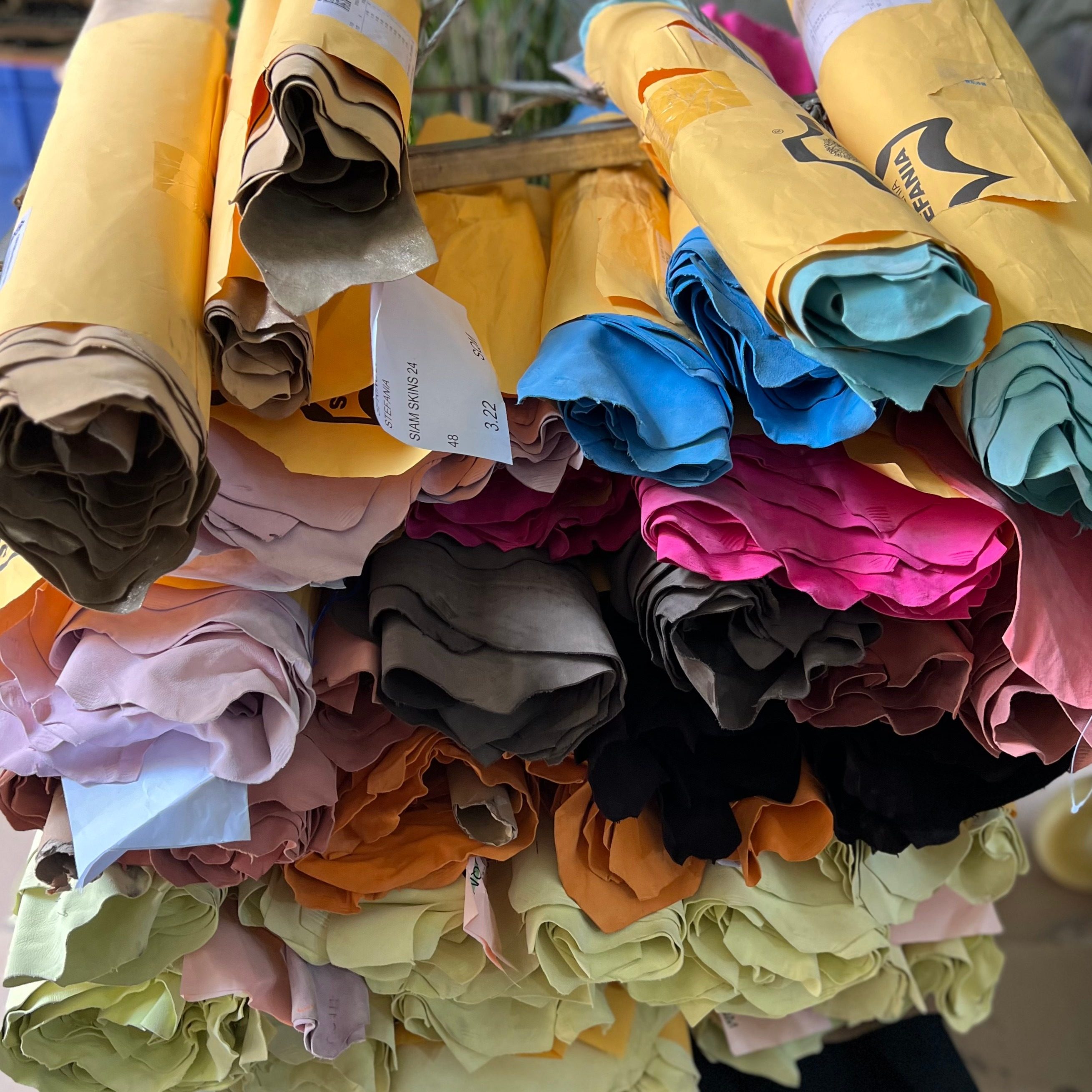 壹线品牌！颜色齐！绒感细腻！意大利stefania产羊反绒皮料 1.0mm,住宅家具,皮革,淘宝优惠券,粉丝福利购,淘宝优惠卷