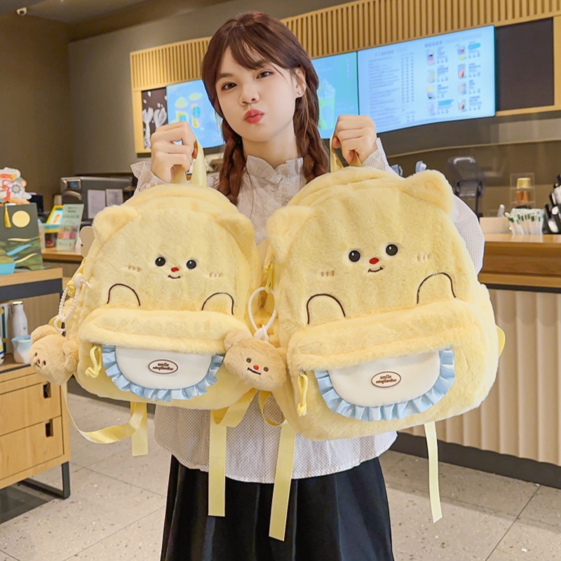 可爱小熊双肩包女2025新款卡通毛绒包包休闲出游背包软妹外出书包