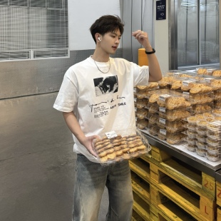 飞型记美式 T恤男纯棉白色百搭圆领上衣 街头风字母人物印花短袖