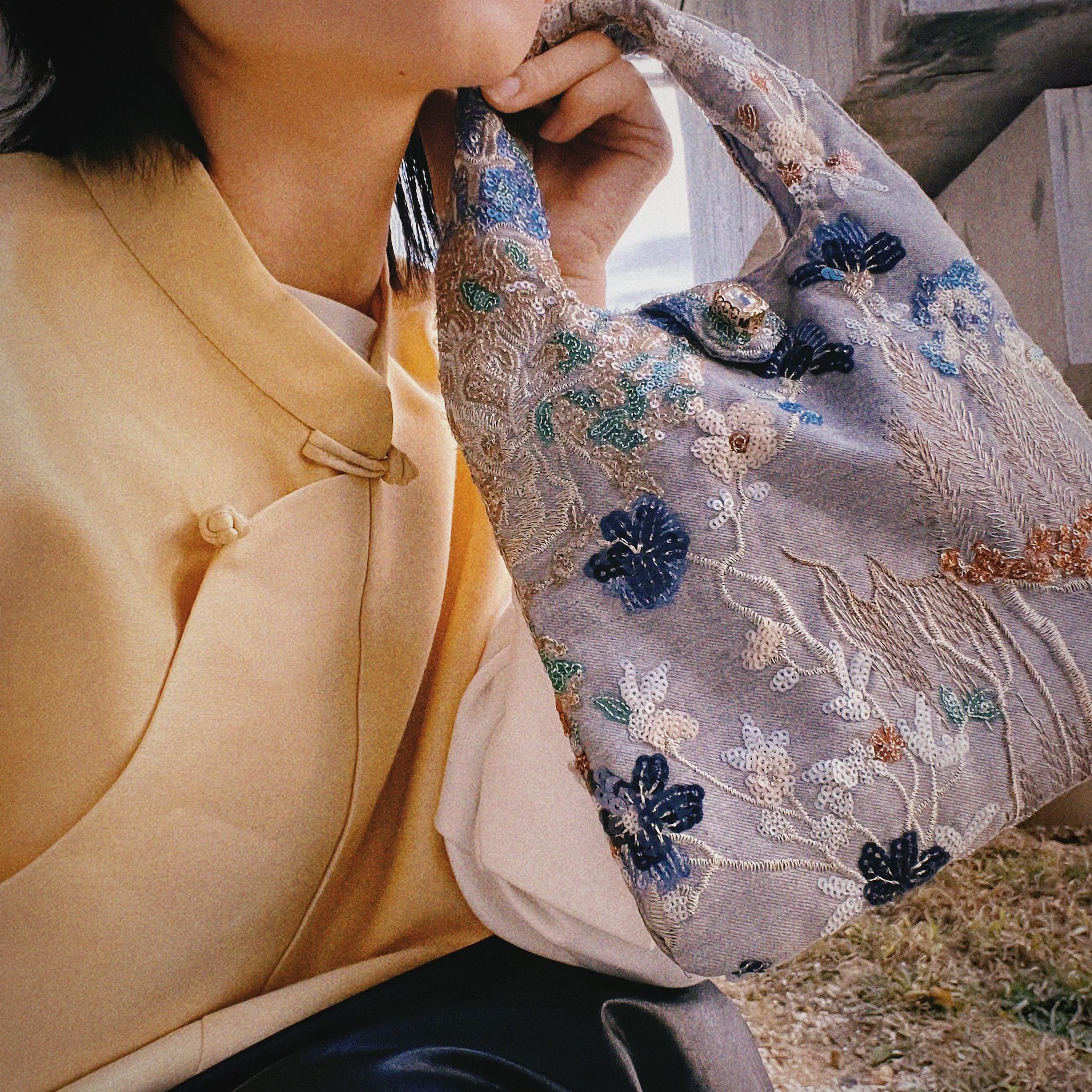 新中式手工刺绣手拎包亮片点缀如星河派对轻奢复古手袋国风手袋