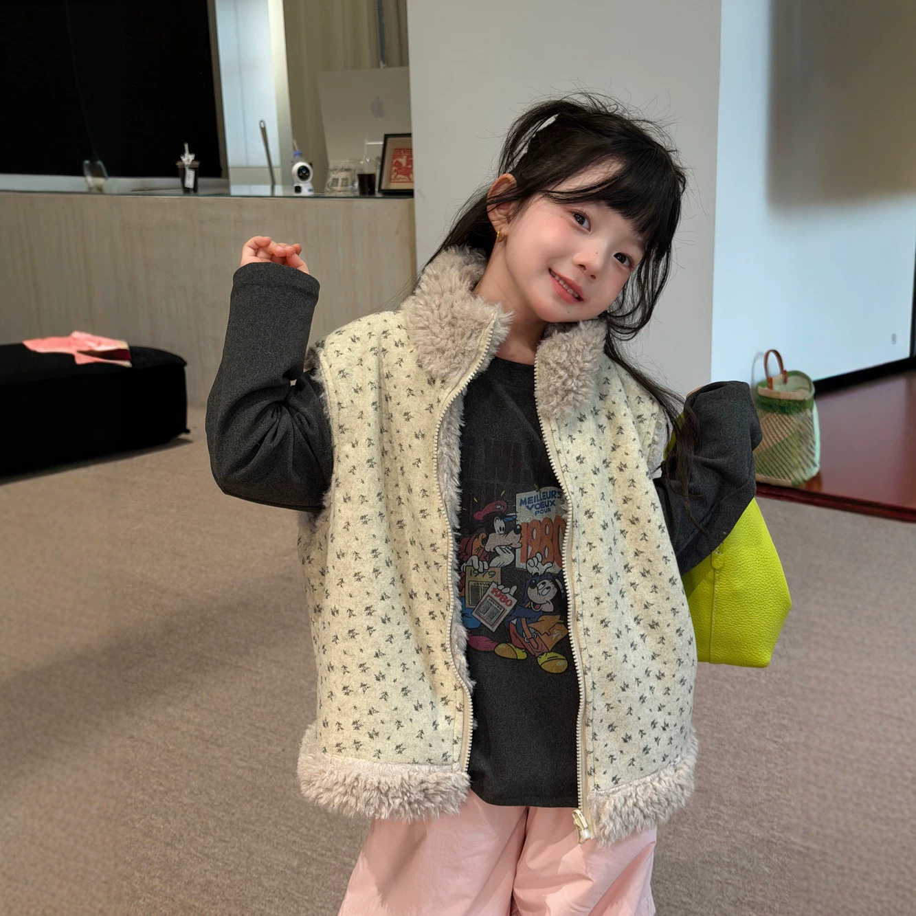 儿童马甲2026秋冬韩版双面穿毛绒马甲女童碎花加厚立领毛毛马甲