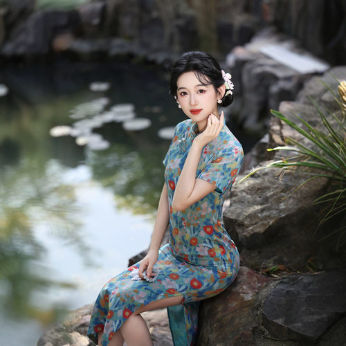 国风旗袍碎花温柔新中式少女