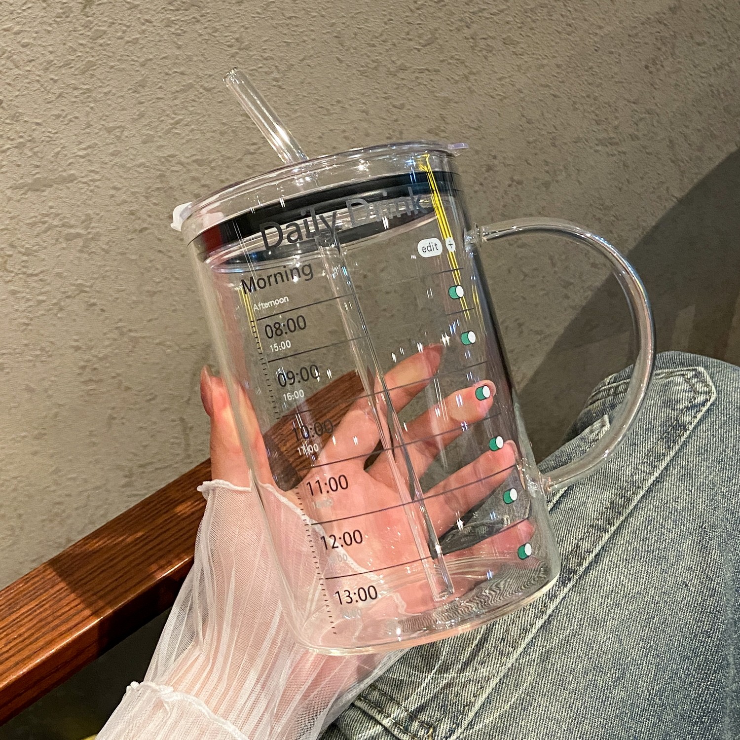 日本1000ml大容量闹钟喝水玻璃杯女把手水杯吸管杯子刻度杯果汁杯