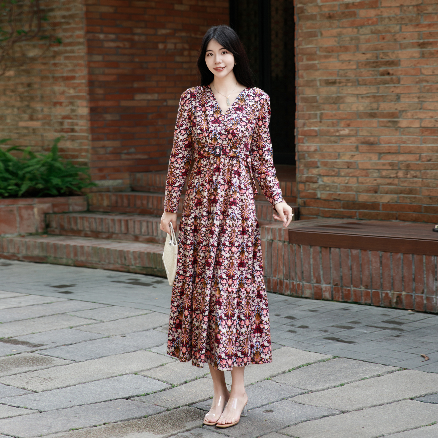 碎花连衣裙女长袖收腰显瘦