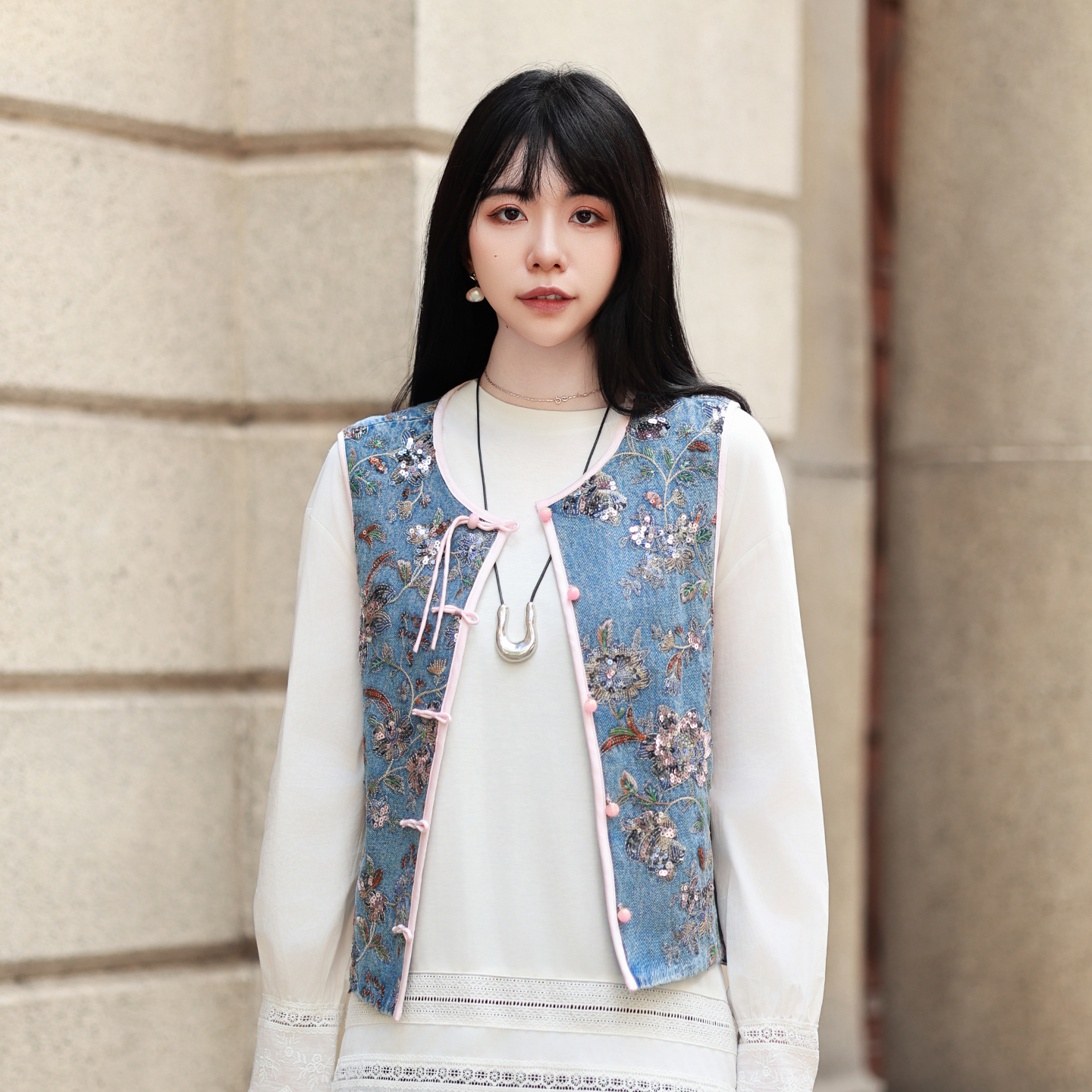 新中式刺绣牛仔马甲花卉亮片