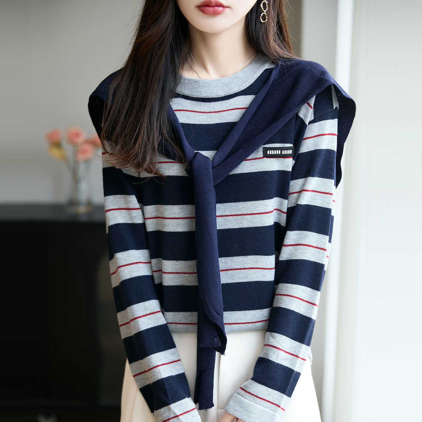 时尚百搭圆领拼色条纹羊毛衫秋季新款宽松显瘦短款披肩女士针织毛