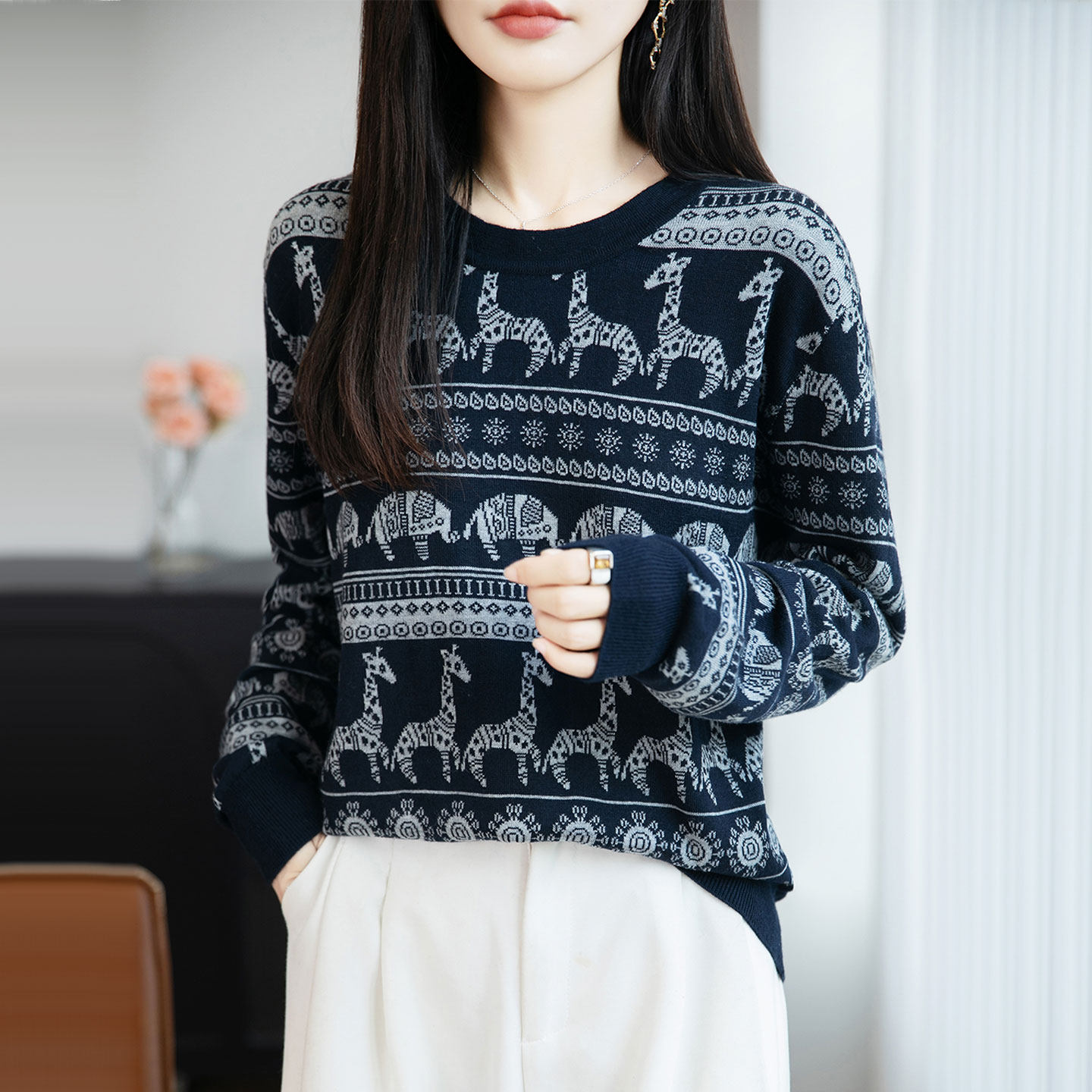 秋季新款圆领提花羊毛衫女士时尚宽松毛衣百搭短款针织毛衣打底衫