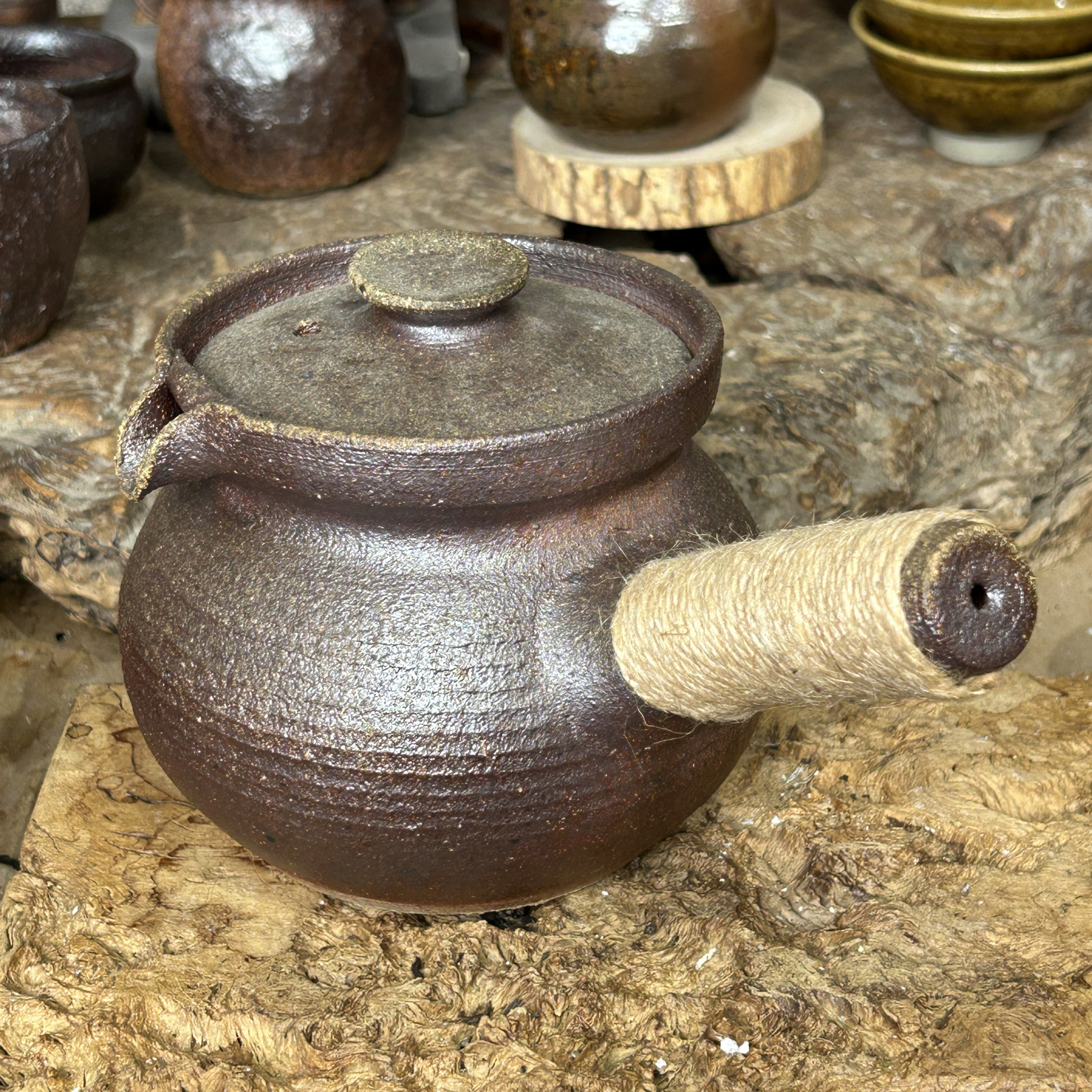 云南手工柴烧粗陶煮茶罐围炉煮茶奶茶陶罐侧把土陶炭火土陶壶