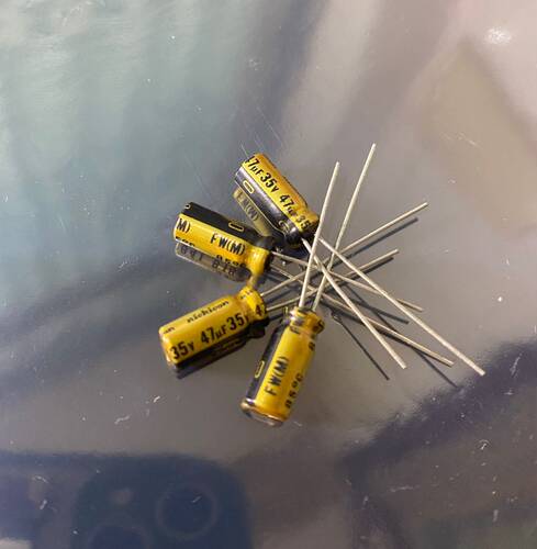 日本尼吉康/nichicon FW 35V47uF 音频滤波电解电容器