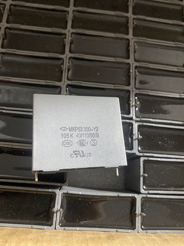 300V法拉105/1UF薄膜电容器