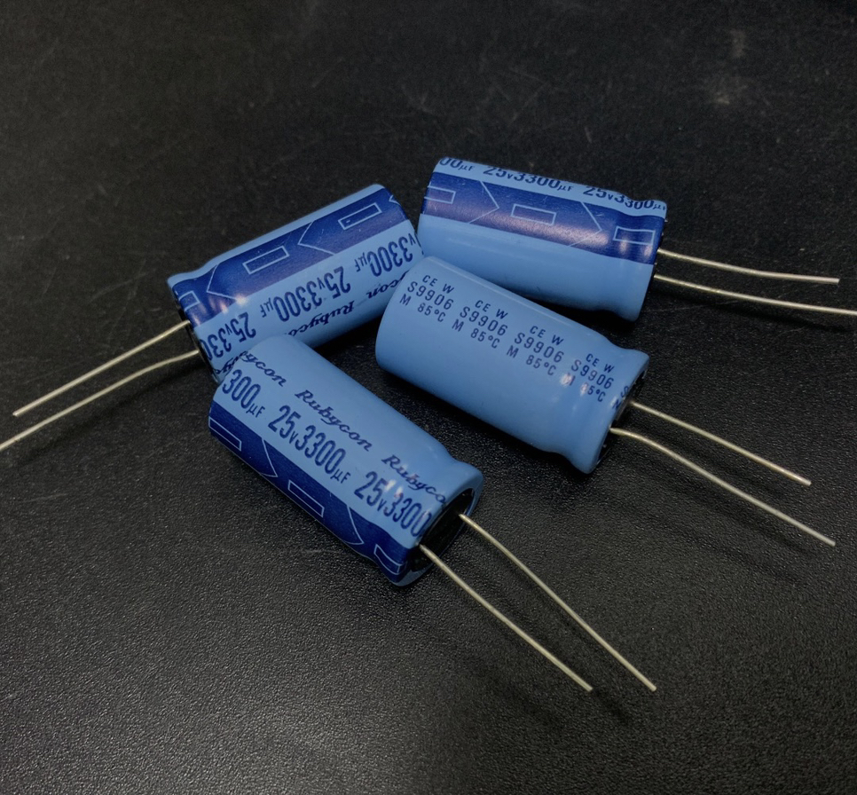老款红宝石天蓝色电解电容