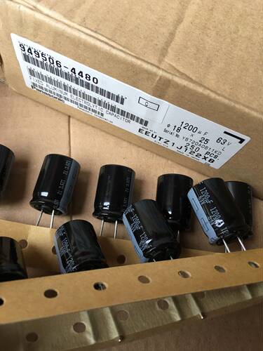 编带63V1200UF 代63v1000UF 松下高温125度电解电容器EEUTZ1J122X