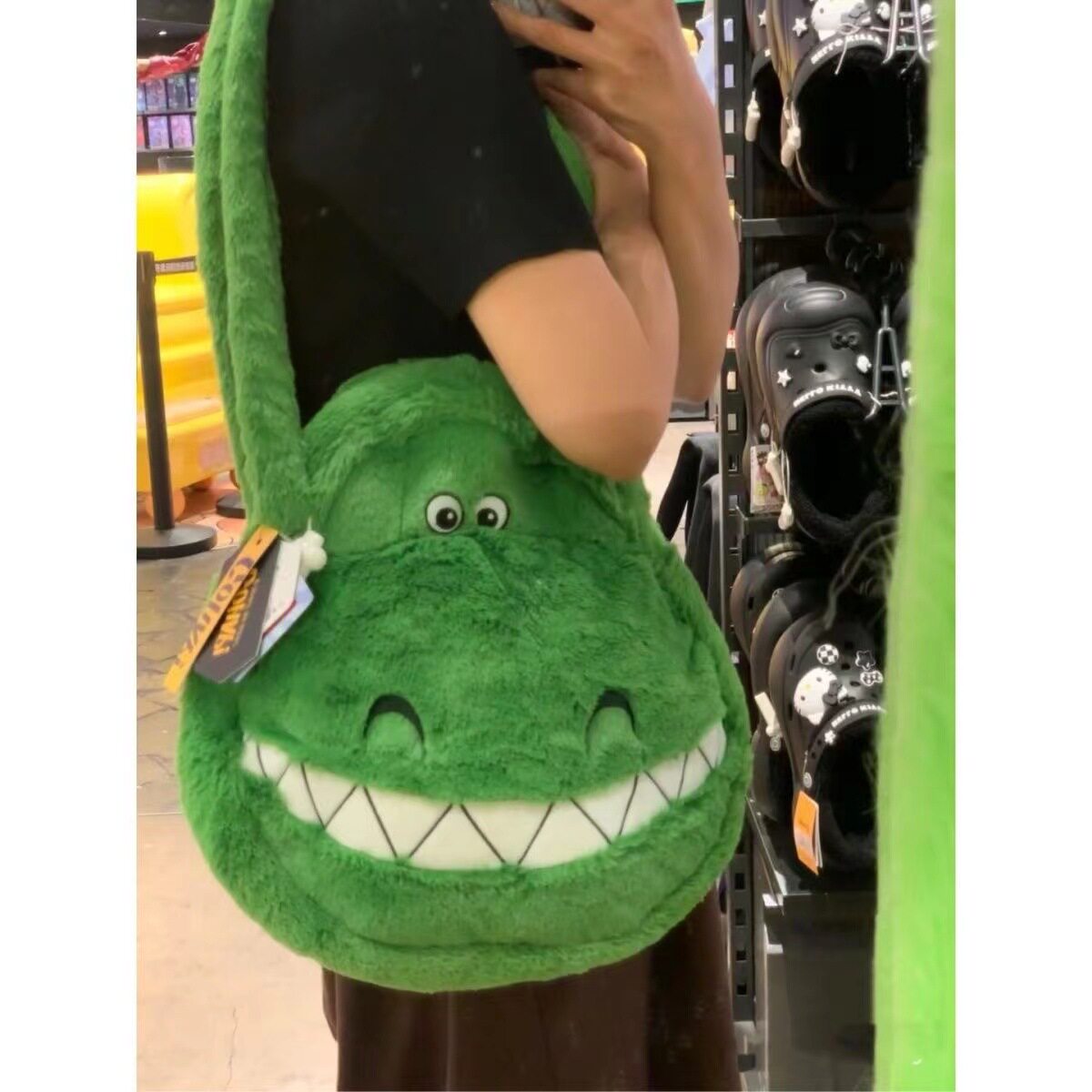 新款火腿猪恐龙总动员抱抱龙毛绒单肩手拎包抱抱龙双面手提单肩包