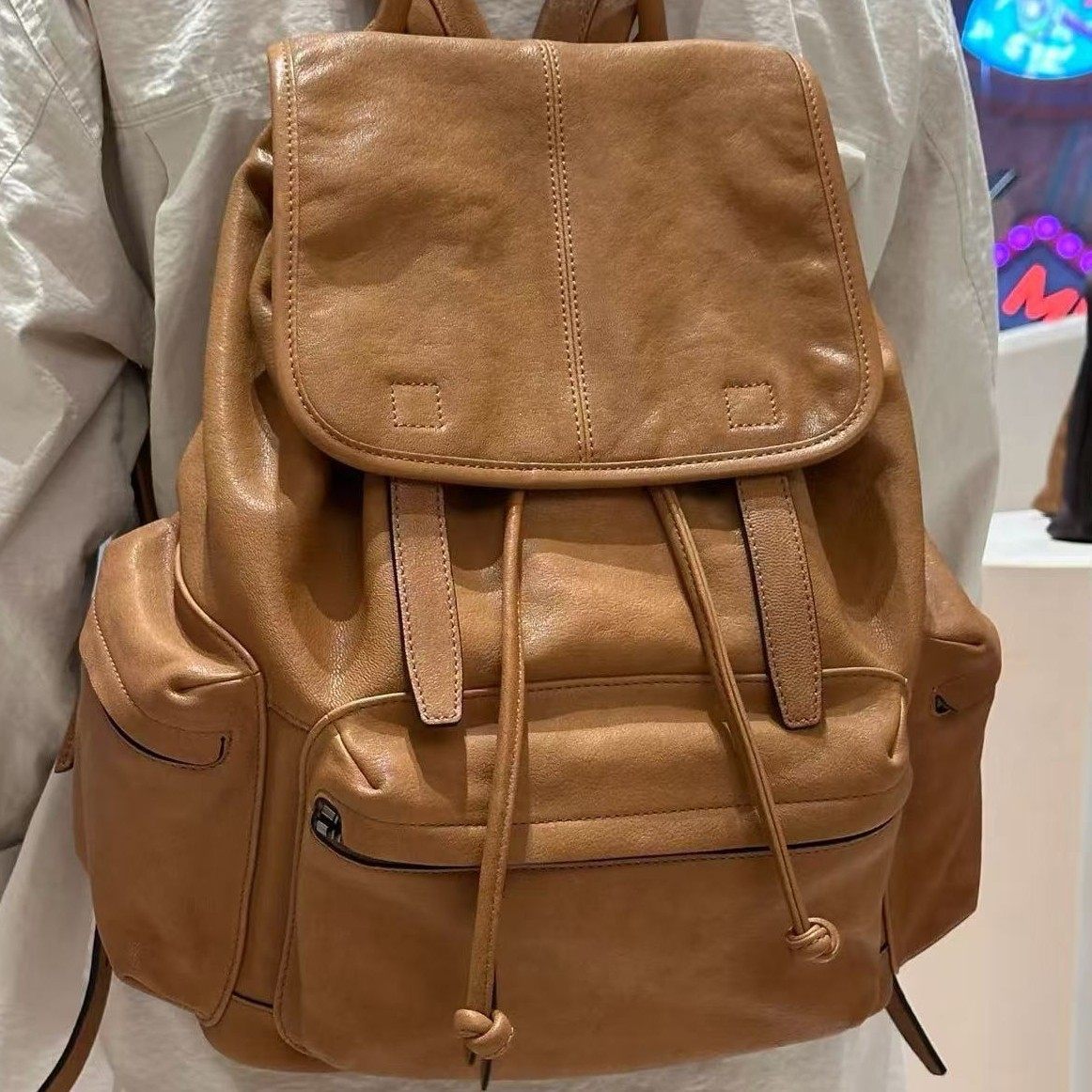 A man复古真皮双肩包女2026秋冬头层牛皮大容量通勤旅行小背包