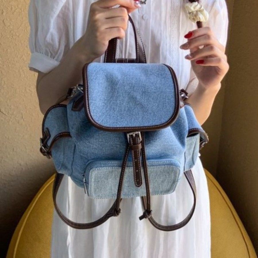 A man小众双肩包女旅行休闲背包高级感大容量拼接轻便学生书包