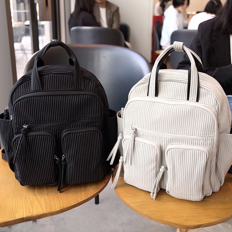 小众休闲纯色双肩包多口袋大容量通勤百搭日常背包学生上课书包女