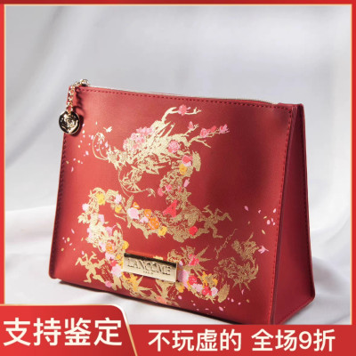 主打一个喜庆开心！兰蔻节日大容量新年化妆包手拿包洗漱包金龙年